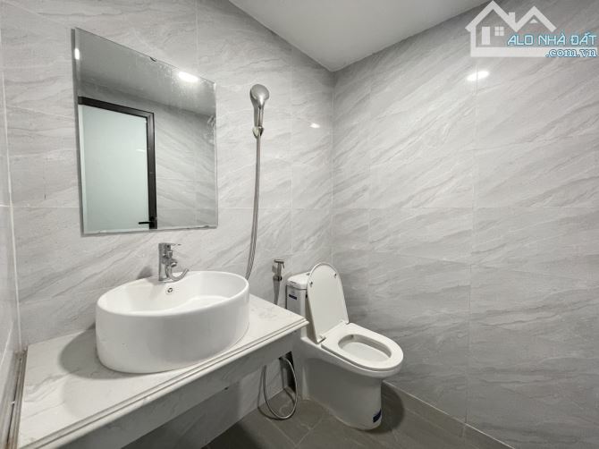 QUẬN  BA ĐÌNH-ĐỘI CẤN-  NGÕ 3m - THÔNG - 7 NGỦ - 10