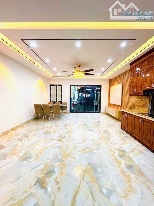Nhà 6 tầng thang máy, 4PN full nội thất, Nguyễn Văn Cừ, Long Biên – Nhỉnh 9 Tỉ - 10
