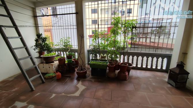 CHÍNH CHỦ BÁN NHÀ KIM GIANG 46.6m,MẶT TIỀN 6M,5M RA 3 Ô TÔ TRÁNH,CHỢ SÁT NHÀ,CHO THUÊ ĐỈNH - 10