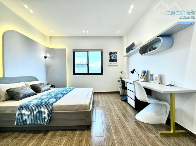 SIÊU PHẨM NHÀ PHỐ 4 TẦNG CÓ THANG MÁY - HẺM XE HƠI 8m THÔNG THOÁNG - 10