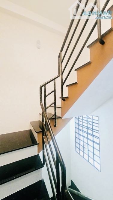 NHÀ 4TẦNG ĐÚC BTCT KHU ĐƯỜNG SỐ   X/1 CĂN THỨ NHẤT SÁT ĐƯỜNG XE HƠI  KHU ĐƯỜNG SỐ - Ô TÔ - 10