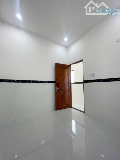 Bán nhà góc 2 mặt tiền 1 trệt 1 lầu sổ riêng thổ cư p. Quang Vinh - 10