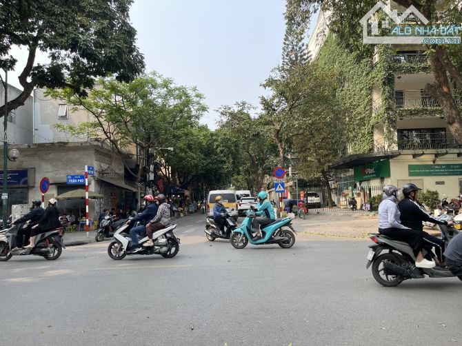 GIA ĐÌNH TÔI CẦN BÁN NHÀ MẶT PHỐ TÔN THẤT THIỆP , Q. BA ĐÌNH - 11
