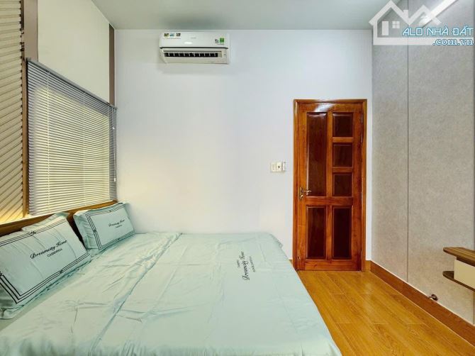 Mua ngay căn nhà 2 tầng ngay nhà Nguyễn Thiện Thuật, Quận 3. Giá: 4 Tỷ 020 / 52m2. SHR - 11
