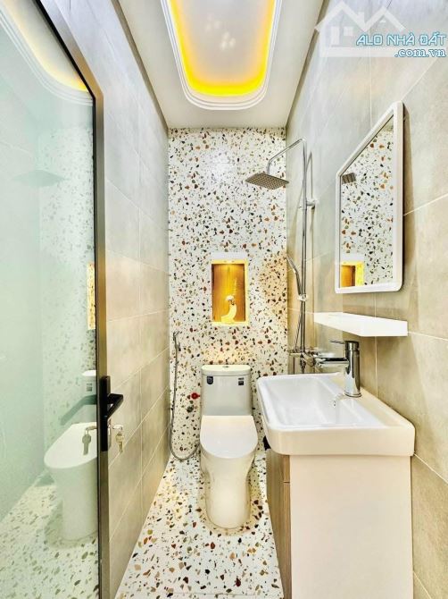 Bán nhà 2 tầng, 42m2 ngay Trần Thiện Chánh, Quận 10. Giá: 3 Tỷ 260. SHR, hẻm xe hơi - 11