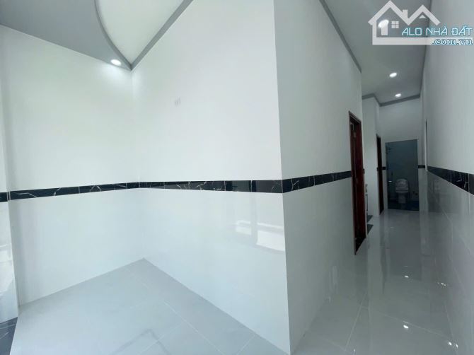 Bán nhà góc 2 mặt tiền 1 trệt 1 lầu sổ riêng thổ cư p. Quang Vinh - 11