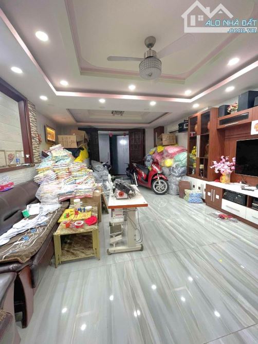Bán nhà 5 tầng, 5m x 20m, hẻm 8m, khu Bàu Cát, Ni Sư Huỳnh Liên, phường 10 Tân Bình - 1