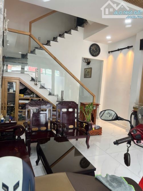 Nhà mặt tiền đường số p. Tân Kiểng, 4 tầng 70m2, chỉ 9.x tỷ - 1