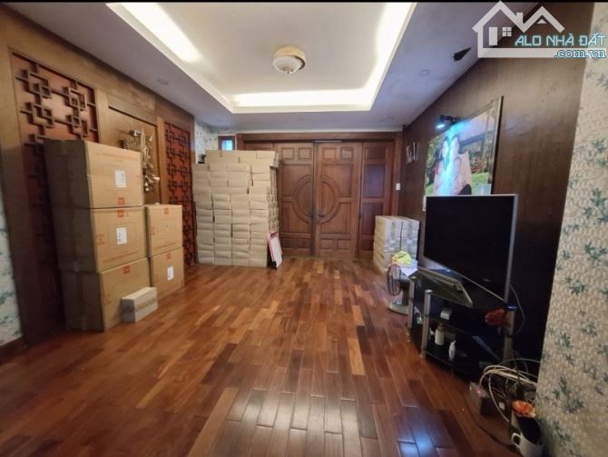 Căn Nhà Có Hầm Ẩn Mình Giữa Trung Tâm Thủ Đức – Bên Trong Có Gì Khiến Ai Cũng Muốn Xem? - 1