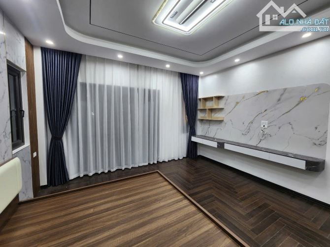 Cần bán gấp căn nhà xây mới đẹp kiên cố nằm trong khu phân lô 918 Phúc Đồng, Long Biên - 1
