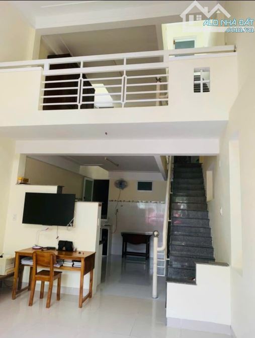 Cách biển 300m, phường Nguyễn Văn Cừ . Nhà mặt tiền 2,5 tầng - 1