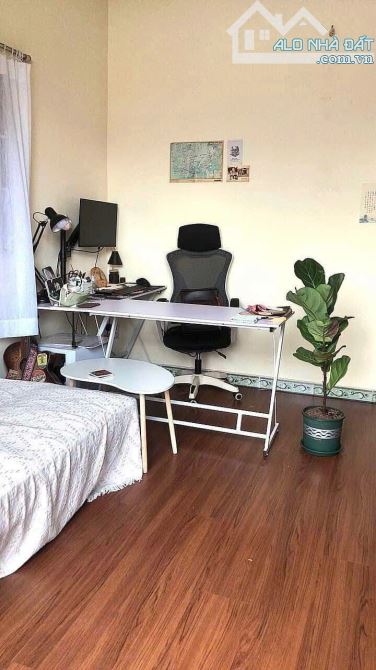 KẸT VỐN BÁN GẤP NHÀ VƯỜN CHUỐI Q3 60M2 2TY570TR SHR NẰM GẦN CHỢ - 1