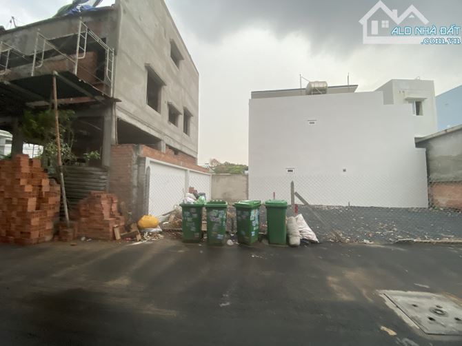 Bán lô đất đường Quang Trung 6 x 27 đối diện Hoa Lư - 1