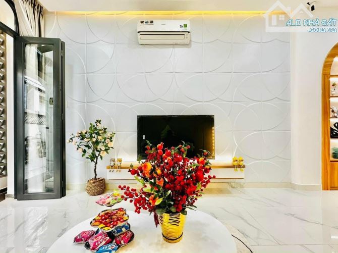 Bán nhà 2 tầng, 42m2 ngay Trần Thiện Chánh, Quận 10. Giá: 3 Tỷ 260. SHR, hẻm xe hơi - 1