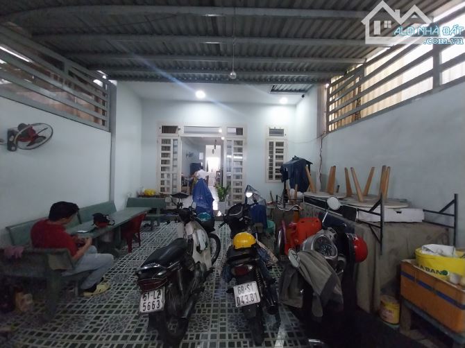 NHÀ BÁN GẤP - 105M2 - 2 TẦNG - SHR - NỞ HẬU - THẠNH LỘC 19 - QUẬN 12.  CHỈ  : 6,5 TỶ TL. - 1