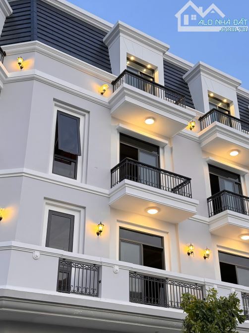 CĂN SHOPHOUSE 5 TẦNG – K2 BÌNH SƠN, PHAN RANG 💰 Giá chỉ 5,7 TỶ – Sở hữu ngay vị - 1