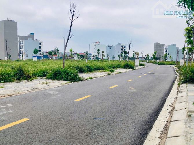 BÁN LÔ 42.4M2 TĐC 9,2HA THÀNH TÔ, HẢI AN ➖Dtmb: Ngang 4,2m đường 12m ➖Hướng nam (đông tứ t - 1