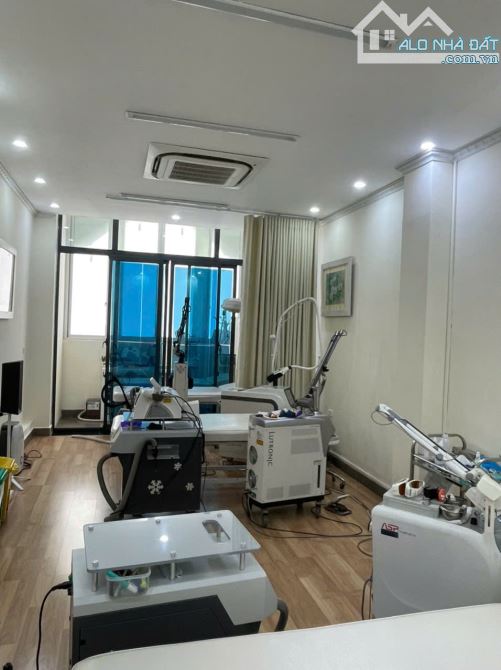 Cho thuê nhà mặt phố Lê Ngọc Hân - Nhà mới - DT 75m2 x 4 tầng - MT 4.2m - Có thang máy - 1