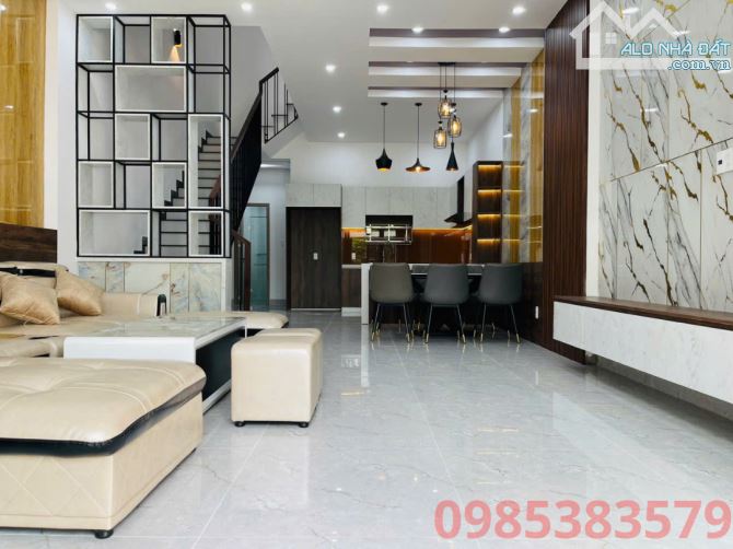 tài chính hơn 6 tỷ sở hữu nhà 3 tầng siêu đẹp mặt tiền Trần Kim Xuyến. Hòa Xuân . Cẩm lệ - 1