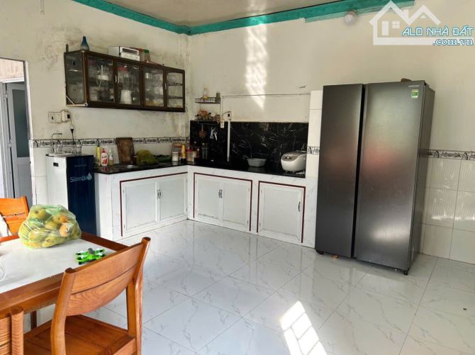 Nhà Thủ Dầu Một : 2 ty 350 diện tích 5 x 30 , đường oto, sân oto - 1