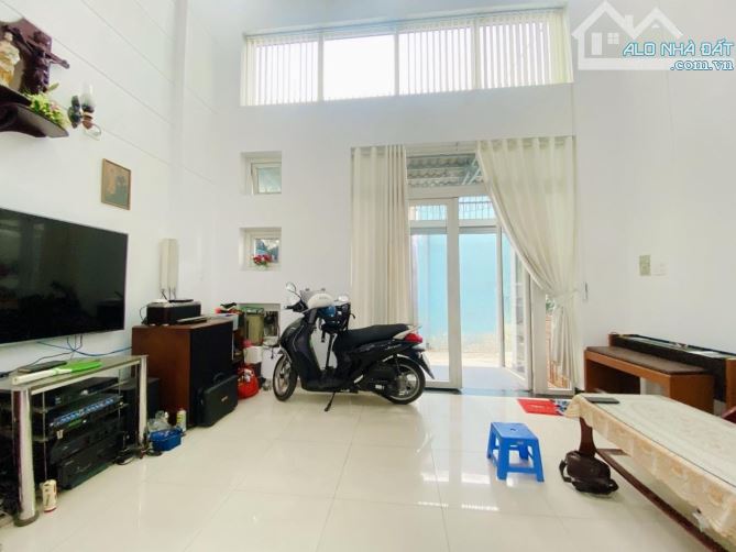 Bán nhà Bùi Thị Xuân Phường 1 Tân Bình, 4 tầng ngang hiếm 5.2m, giá 9tỷ899 - 1