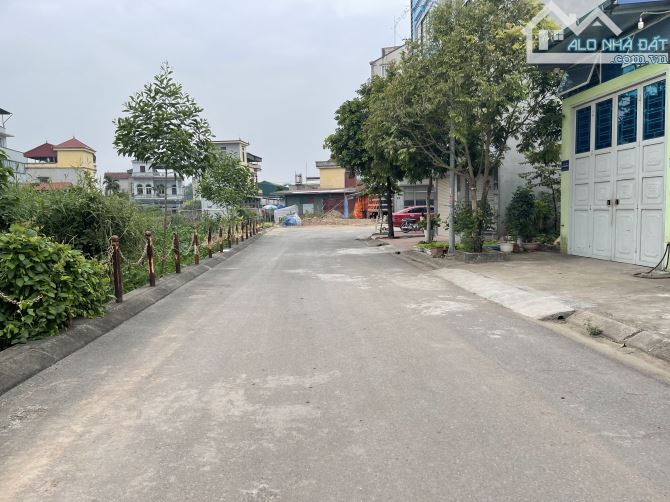 Cần tiền bán nhanh lô đất 60m2 tại khu TĐC Đông Dư, đường phân lô bàn cờ, khổ đất đẹp. - 1