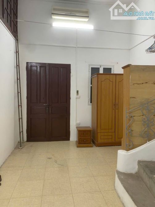 Cho thuê nhà Trần Khát Chân 3 tầng, 30m2, 2 ngủ, 7 Triệu, đóng 1 cọc 1 ở gđ, nhóm - 1