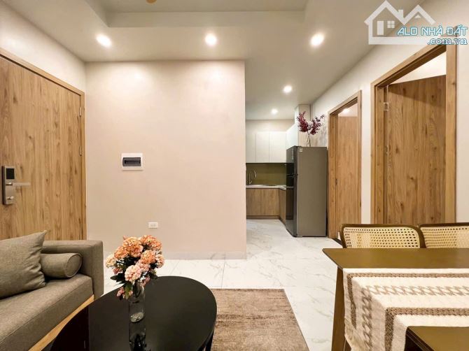 BÁN CCMM LÔ GÓC ĐƯỜNG LÁNG 140M 8 TẦNG DOANH THU 2,5TỶ /NĂM