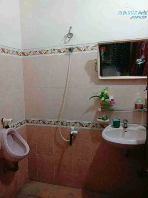 nhĩnh 12 tỷ sở hữu nhà mặt tiền  3 tầng  Núi Thành, gần Xô Viết nghệ - 1
