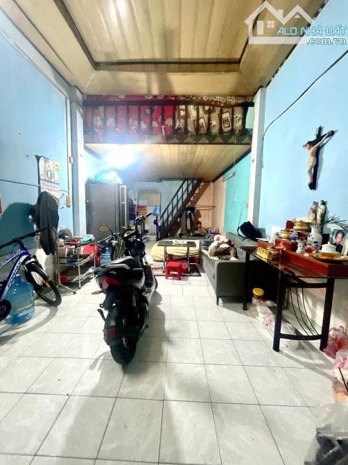 Nhà Quận 10, 55m2, tiện xây mới, sát hẻm ô tô 20m, nở hậu đẹp, chỉ 6.6 tỷ - 1