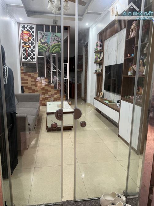 Nhà đep vĩnh hung hoàng mai  ngõ to thoáng ưng căn nay alo ngay cho e nhé - 1