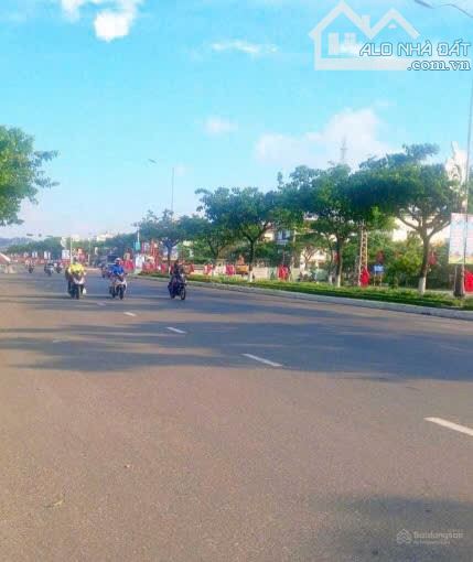 NHỈNH 5 TỶ SỞ HỮU NGAY LÔ ĐẤT CÓ SẴN NHÀ CẤP 4 MẶT TIỀN ĐƯỜNG 48M LỀ 6M - 1