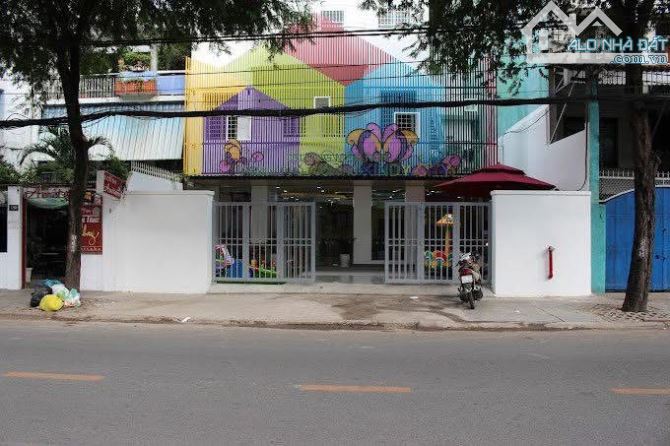 Nhà mặt tiền có diện tích khủng tại Q10. 19,6x29m. 250m2. - 1
