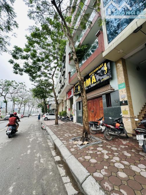 Bán nhà MP Nguyễn Đình Hoàn, Cầu Giấy, ô tô tránh, kinh doanh, 2 vỉa hè rộng, 67m*MT 5.6m - 1