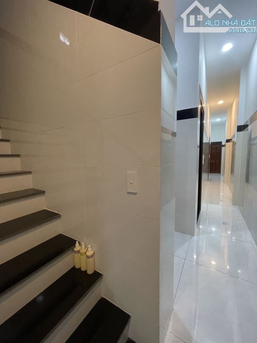 Quận 12 - Lê Văn Khương 112m2 ( 4.5x25 ) - HẺM XE HƠI TRÁNH - 12 PHÒNG CHO THUÊ - 1