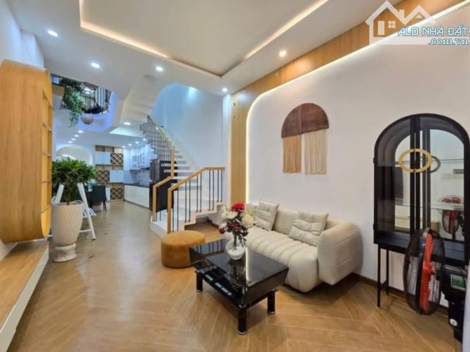 Nhà đẹp - mới 100% - Ngay trung tâm Thủ Dầu Một. 1 Trệt 2 lầu ngan 5x25m - 1