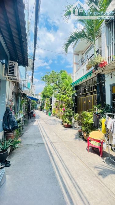 HẺM XE HƠI GẦN LÊ VĂN QUỚI,DT 52,4X13,GIÁ 4 TỶ 05 - 1