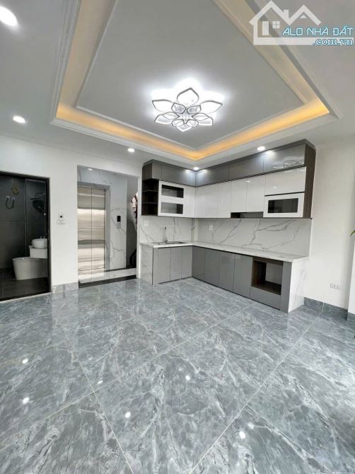 - Bán nhà đường Trần Cung, sát phố, nội thất xịn sò, 80m2, 13 tỷ. - 1