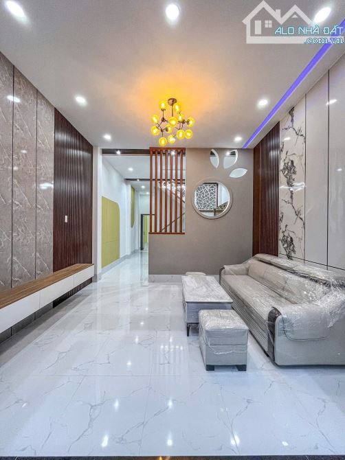 Nhà 2 Lầu Sổ Riêng 5x25m Ngay Cuối Đường Đồng Khởi Cách TT Biên Hoà 5p - 1