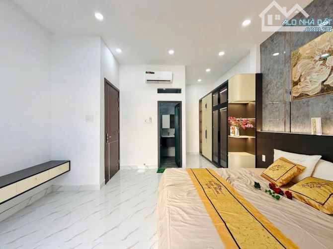 BĐS Dòng tiền - 2 Mặt HXH – Khu VIP Nơ Trang Long - 4x20m - 6 tầng + thang máy - 1