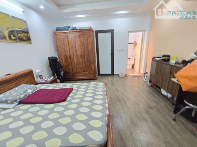 Cần bán gấp, nhà 5 Tầng Thạch Bàn, ô tô tránh cách 20m, Nhỉnh 5 tỷ - 1