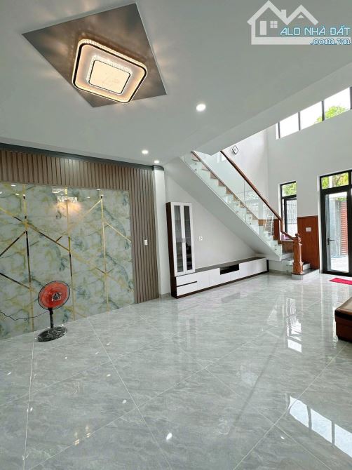 Nhà sổ riêng có hỗ trợ vay ngay trung tâm thạnh phú - 1