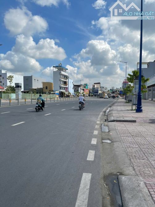 Nhà cho thuê nguyên căn góc 2 mặt tiền đường Tên lửa 4x24m 1L nhà mới - 1
