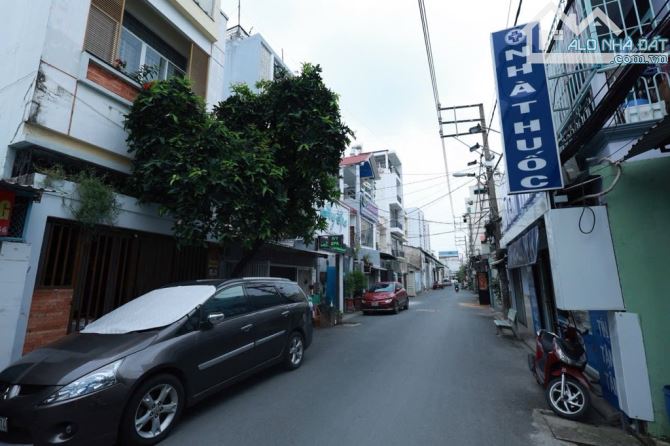 Nhà Tân thới nhất giáp ranh Tân bình vị trí đẹp nhất quận 12 lô góc đẹp 5,5X22 giá siêuhót - 1