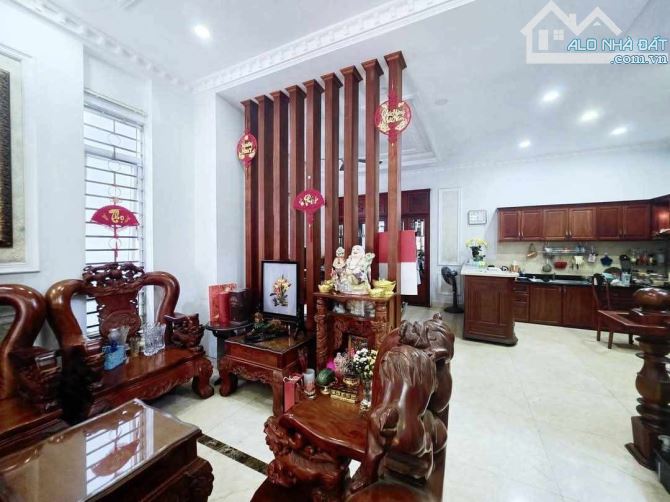 BIỆT THỰ MẶT TIỀN NGHĨ DƯỠNG TÂM HUYẾT - GẤP BÁN - GIẢM SÂU - HIỆP BÌNH CHÁNH - 1