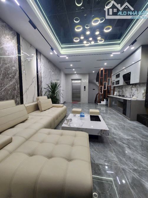 Nhà đẹp nội thất xịn đường ô tô tránh khu Quân Đội 918 Phúc Đồng DT 45m2 . Giá 16.38 tỷ - 1