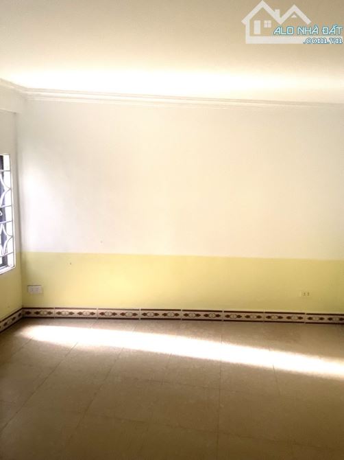 20M RA PHỐ TRIỀU KHÚC - CHỦ CẦN BÁN GẤP - 32M2 - 4 TẦNG - GIÁ 5,x Tỉ - 1