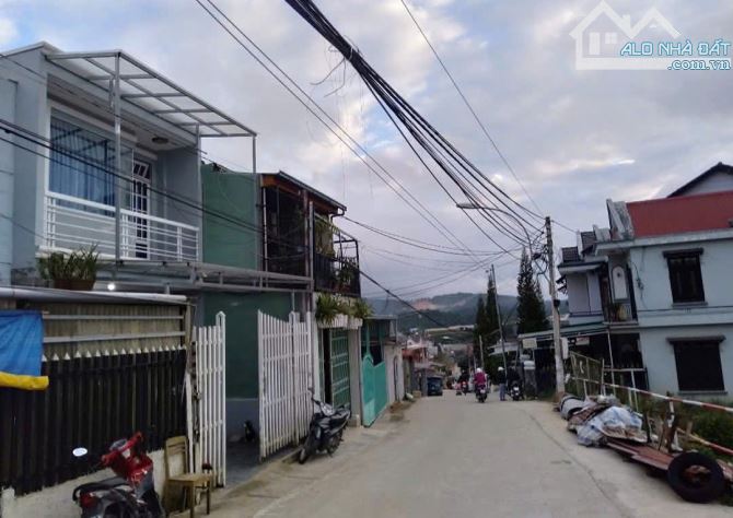NHÀ ĐẸP ĐƯỜNG Ô TÔ GIÁ TỐT, KIM ĐỒNG, P6, ĐÀ LẠT - 1