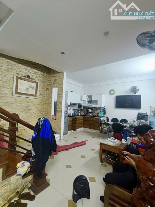 HIẾM TRUNG TÂM QUẬN THANH XUÂN, NGÕ HOÀNG VĂN THÁI, DÂN TRÍ CAO, NGÕ Ô TÔ, 9 TỶ 200 - 1