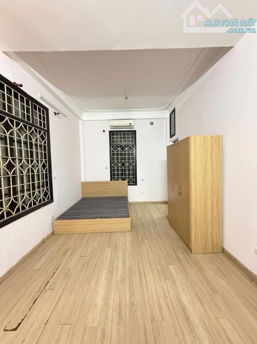BÁN NHÀ ĐỘI CẤN 80Mx4TẦNG-MT6.6M-TT BA ĐÌNH-20M RA Ô TÔ -TRƯỚC  NHÀ 3M -XÂY TOÀ CCMN-11 TỶ - 1